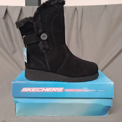 BOXED PAIR OF SKECHERS WEDGE BOOTS IN BLACK UK SIZE 7