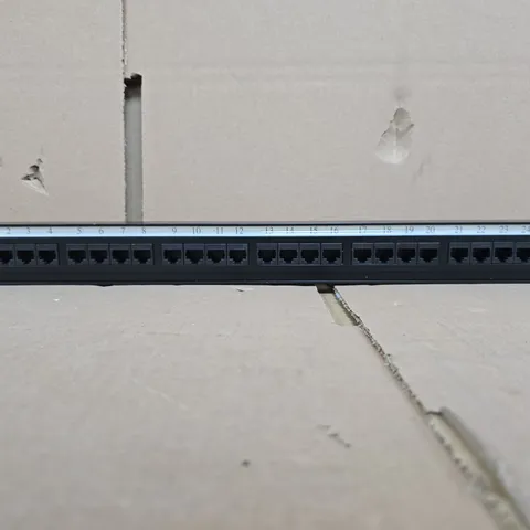 CONNECTIX 24-PORT CAT5E PATCH PANEL – 1U, 19-INCH RACK-MOUNT