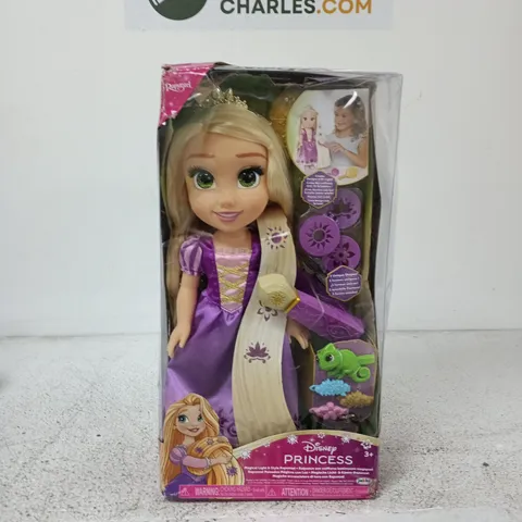 DISNEY PRINCESS DP RAPUNZEL LIGHT AND STYLE DOLL