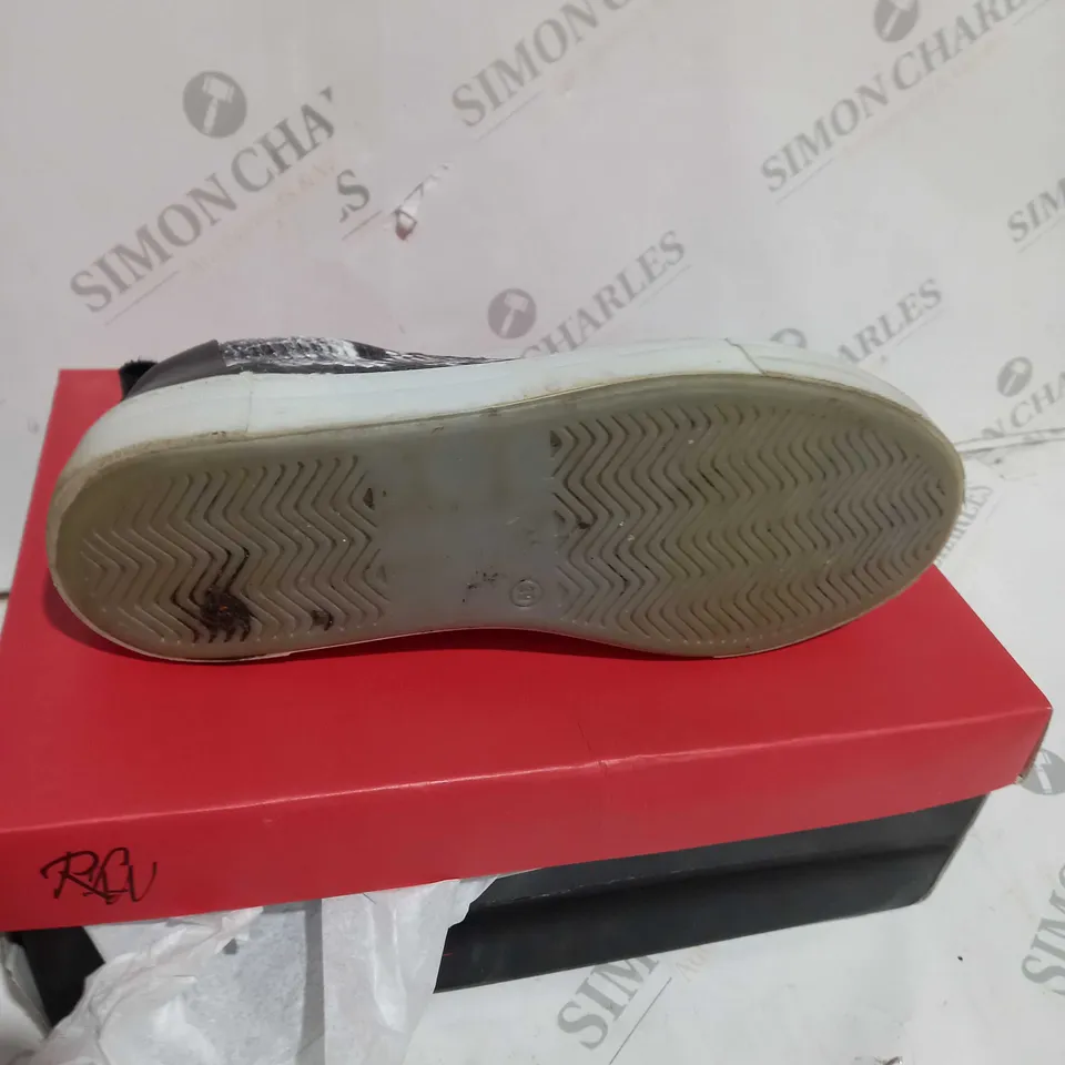 RUTH LANGSFORD WHITE/SNAKE PRINT SIZE - UK SIZE 6