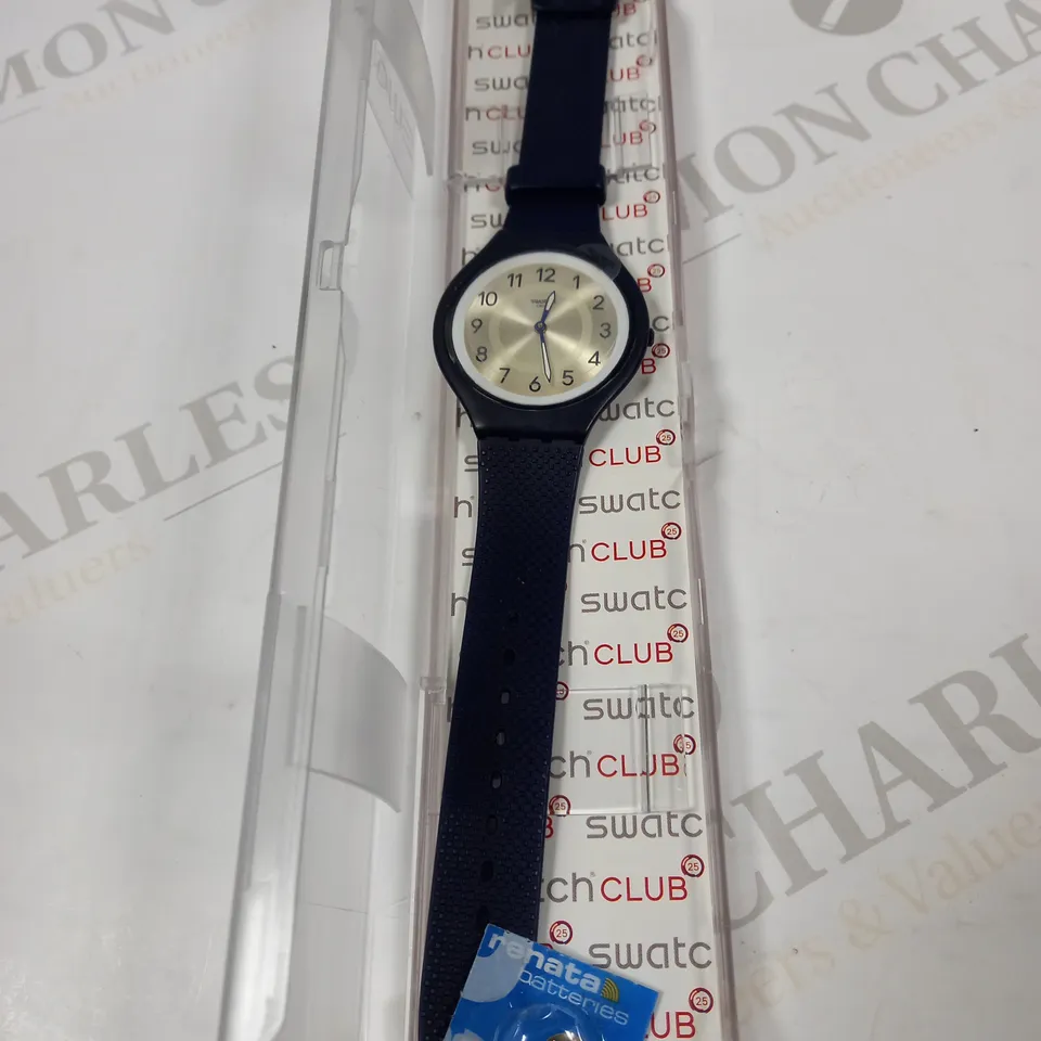 SWATCH BLUE RUBBER STRAP UNISEX WATCH 