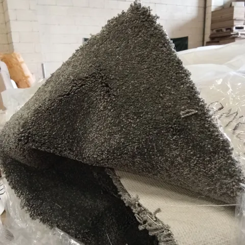ROLL OF QUALITY ULTIMATE IMPRESSIONS NOBLE CARPET // APPROX SIZE: 4 X 4m