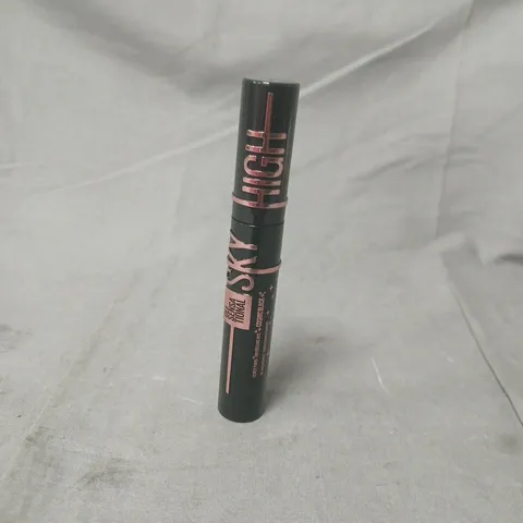 MASCARA – BLACK TUBE WITH PINK LETTERING.