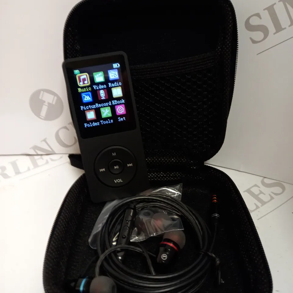 DESIGNER MP3 MUSIC PLAYER WITH CASE 