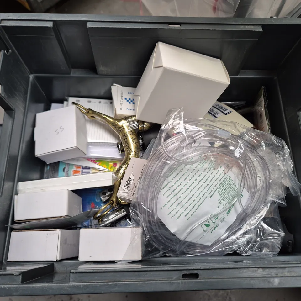 APPROXIMATELY 15 ASSORTED HOUSEHOLD ITEMS TO INCLUDE VIKING LAMINATING POUCHES, CASIO SCIENTIFIC CALCULATOR AND BIC 4 COLOUR PENS