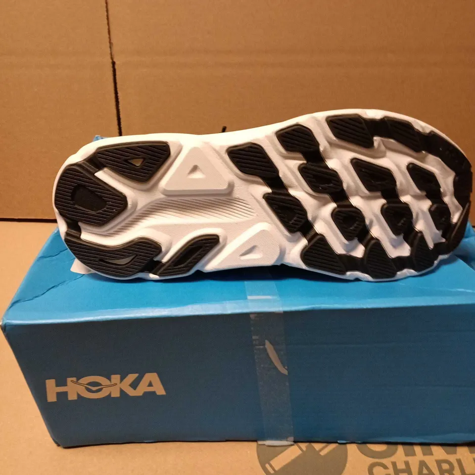 BOXED PAIR OF HOKA CLIFTON 9 YOUTH TRAINERS - 5