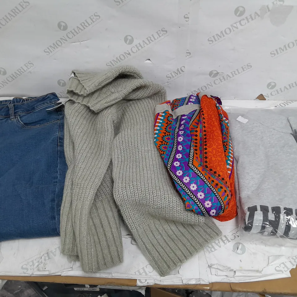 BOX OF APPROXIMATELY 18 ASSORTED ITEMS TO INCLUDE - DRESSES , JUMPERS , AND  T-SHIRTS ETC