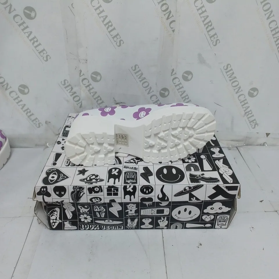KOI FOOTWEAR LADIES WHITE WITH PURPLE FLOWERS CHUNKY HEEL SHOES SIZE 6