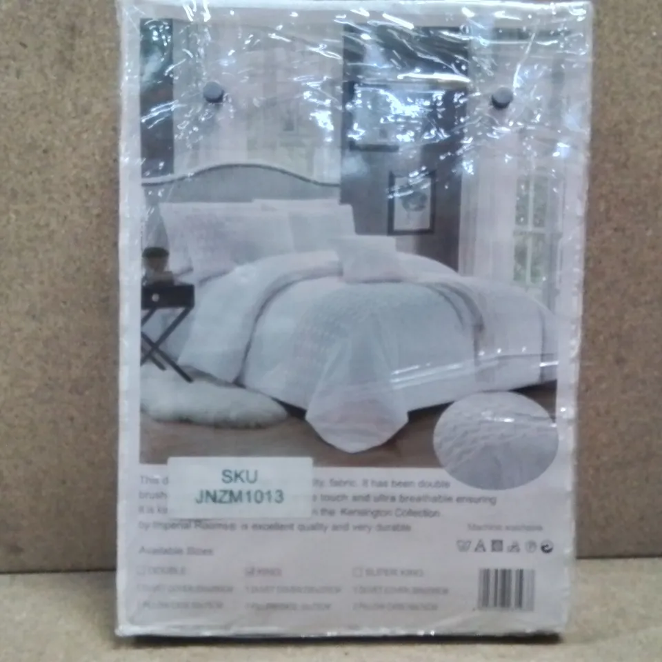 BRAND NEW IMPERIAL ROOMS KINGSIZE DUVET COVER SET- WHITE