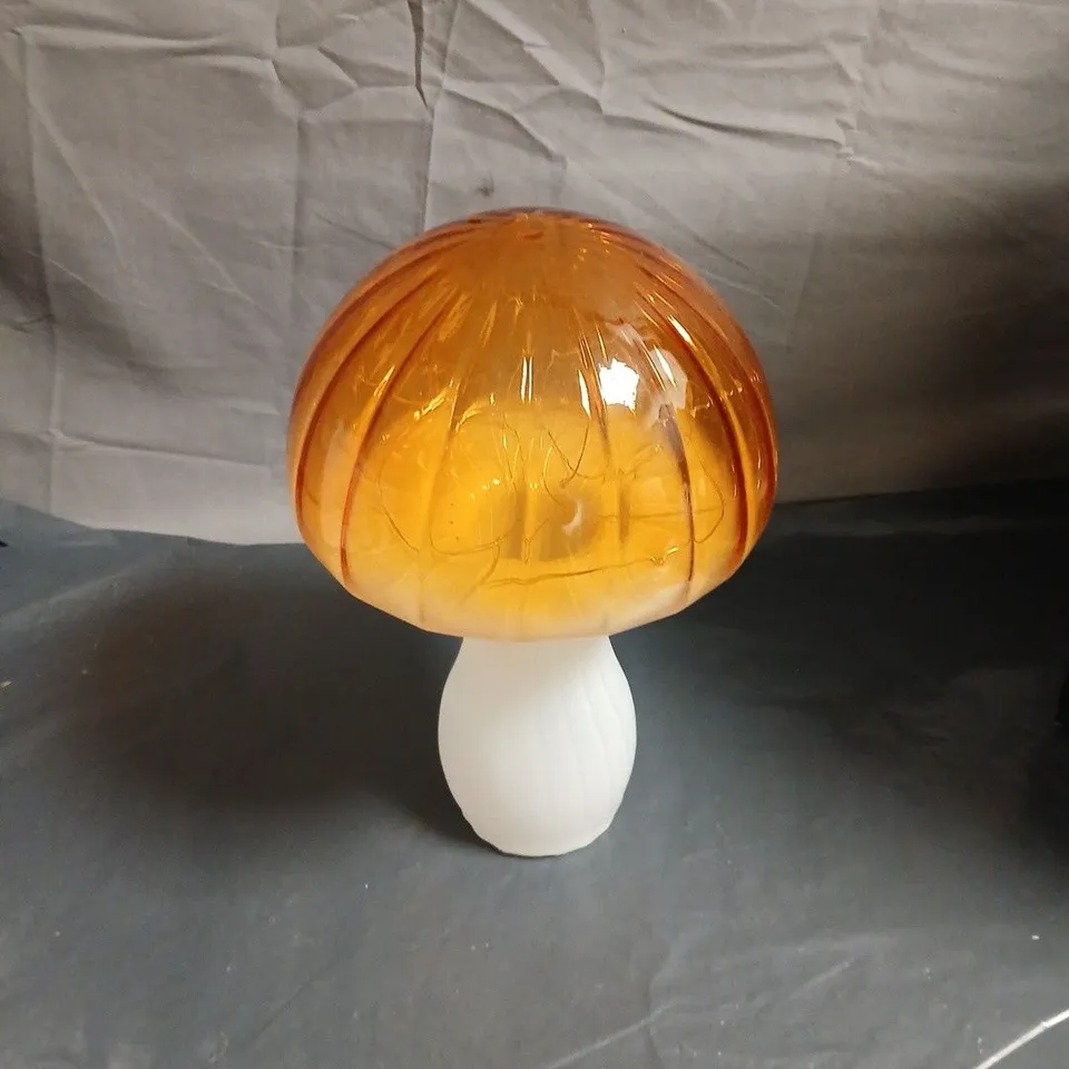 DAVID FISCHHOFF GLASS COLOUR CHANGING LED MAGICAL MUSHROOM LAMP