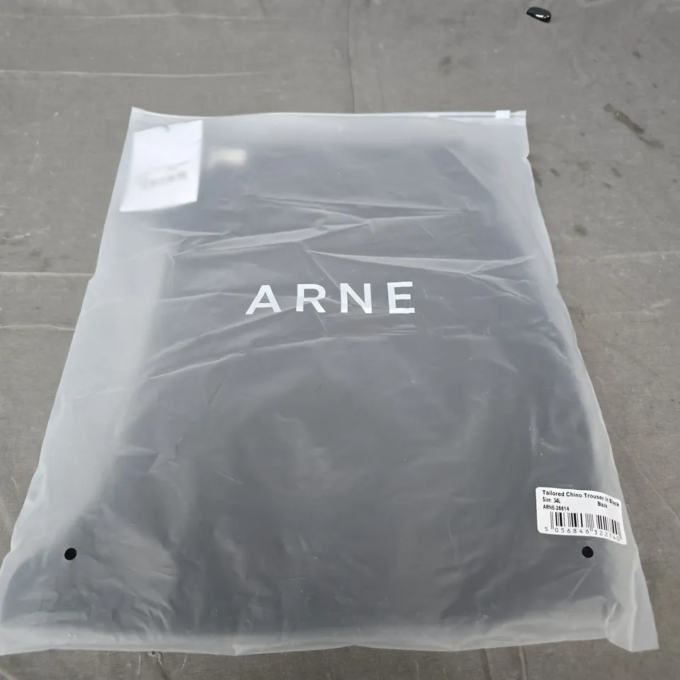 ARNE TAILORED CHINO TROUSERS IN BLACK – UK 34L (34L)