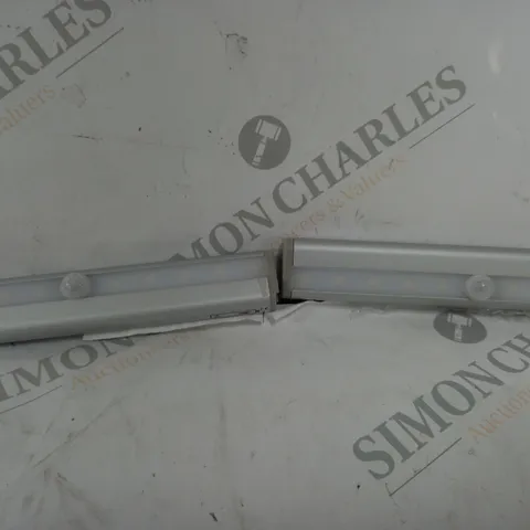 2 MAGNETIC LIGHT STRIPS