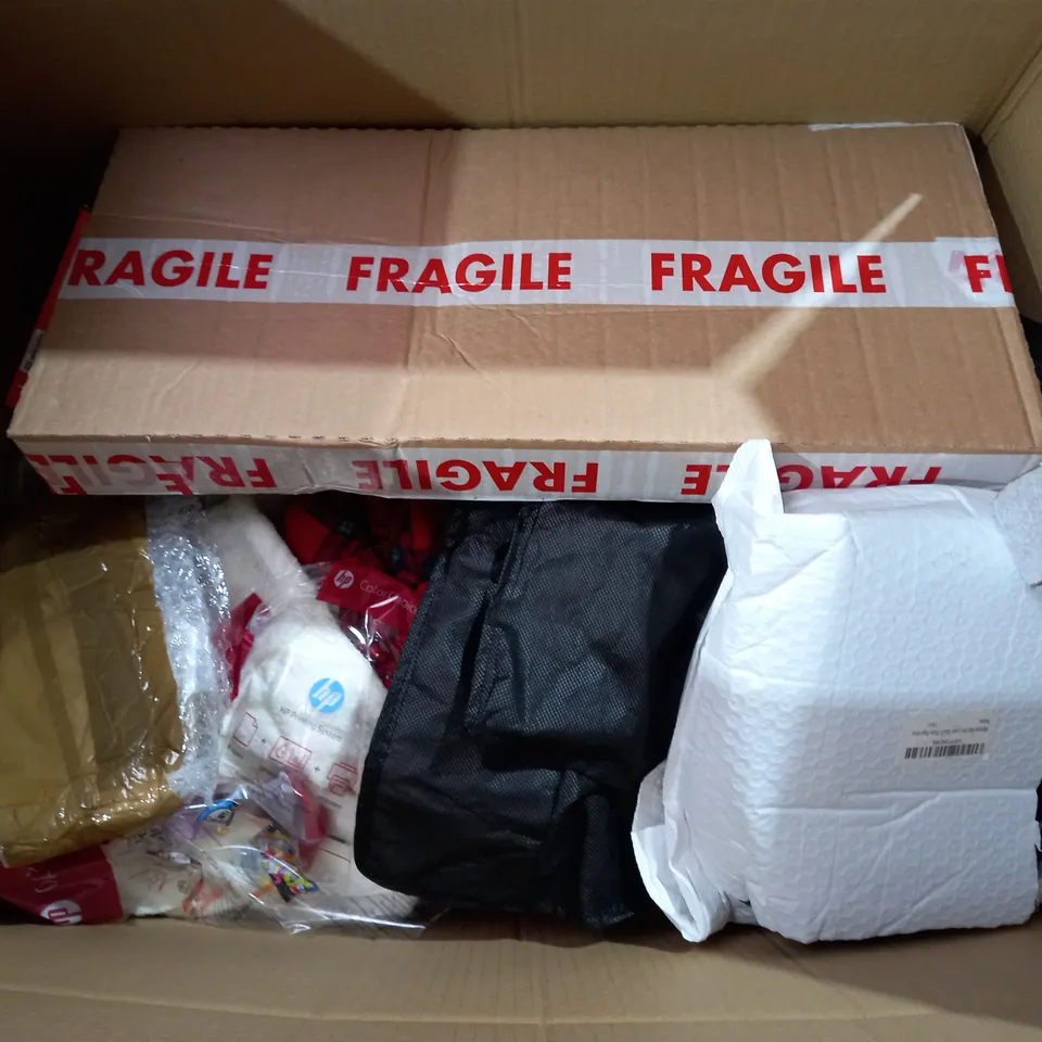 BOX OF APPROXIMATELY 9 ASSORTED ITEMS TO INCLUDE - FIRE ANGLE CARBON MONOXIDE ALARM - BRACKET CHARGER - STAINLESS STEEL HOSE ECT