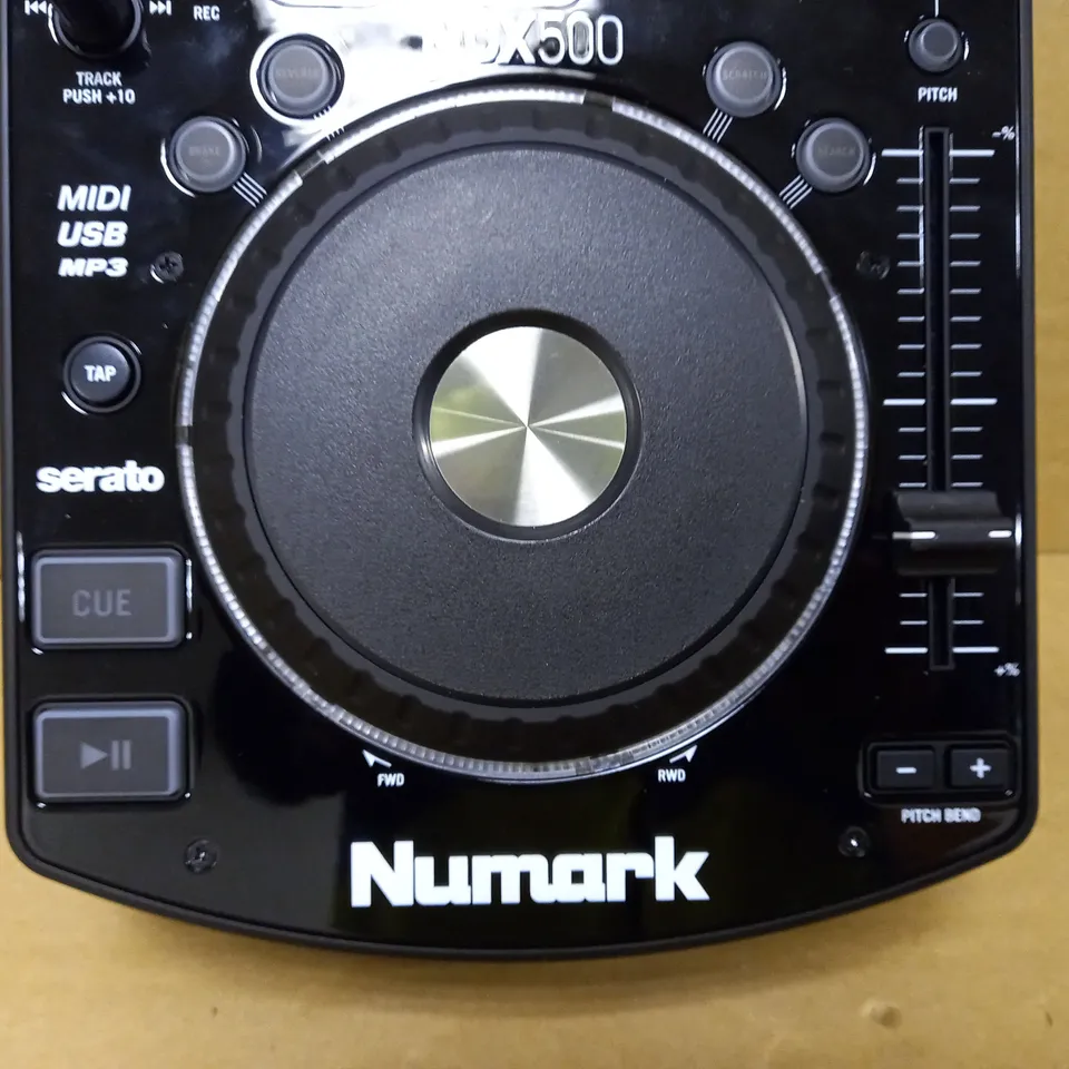 NUMARK NDX500 - STANDALONE USB / CD PLAYER AND SOFTWARE CONTROLLER WITH TOUCH-SENSITIVE JOG WHEEL
