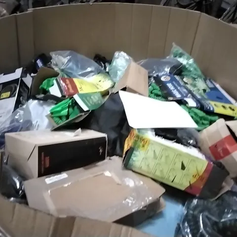 PALLET CONTAINING LARGE QUANTITIES OF HOSES