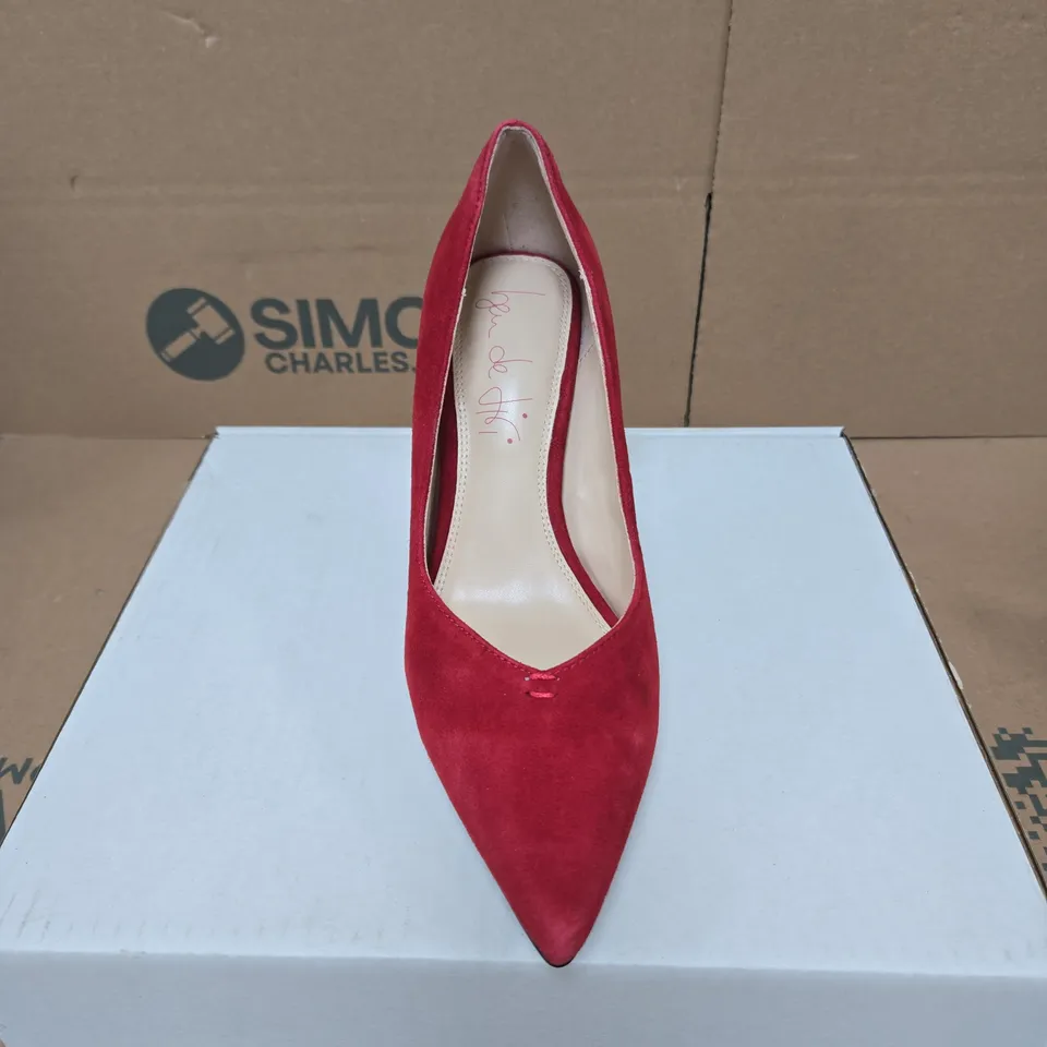RED SUEDE POINTED-TOE PUMPS WITH BLOCK HEEL – WOMEN'S FOOTWEAR UK 5 BOXED