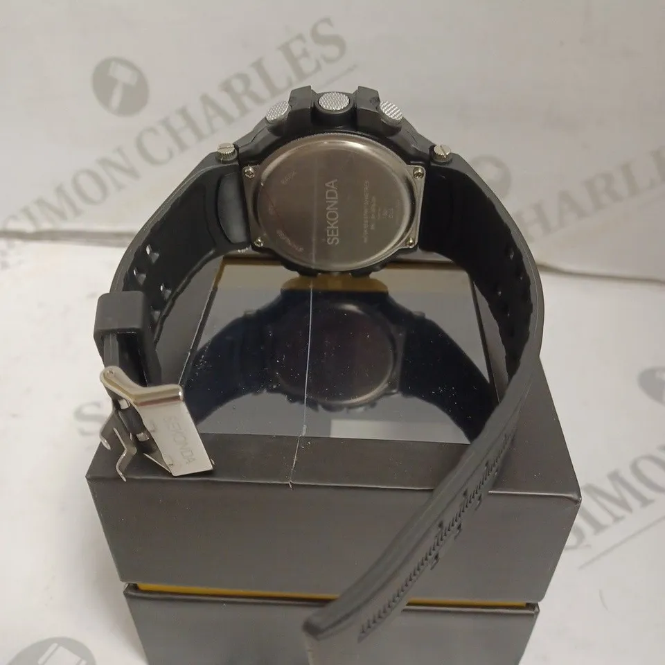 BOXED SEKONDA WATCH - STAINLESS STEEL BACK - CHINA MOVEMENT - RUBBER STRAP - WATER RESISTANT 50M - DUAL TIME. 