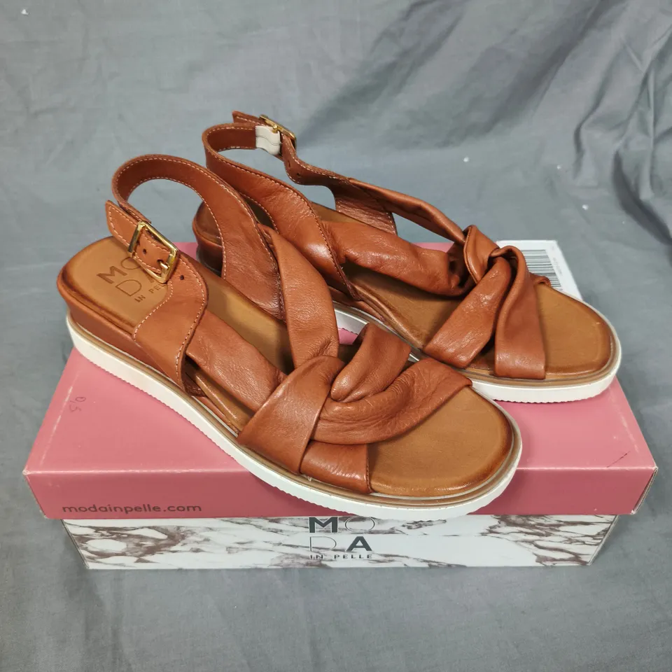 MODA IN PELLE OLANNA TAN LEATHER TWISTED STRAP WEDGE SANDALS - UK 6