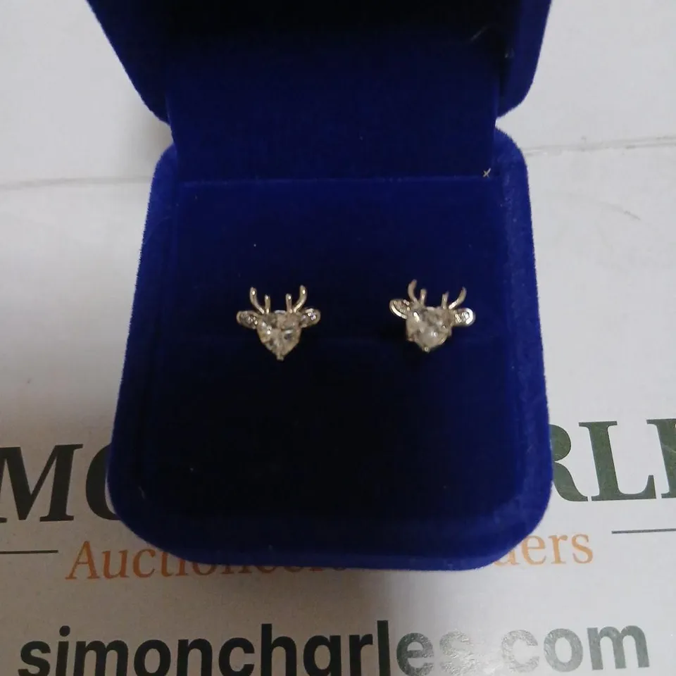 DEER HEAD MOTIF STUD EARRINGS – SILVER-TONE (PAIR)