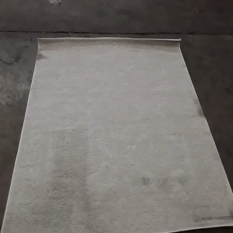 LIGHT GREY PATTERNED RUG RUNNER 160 X 120CM APPROX