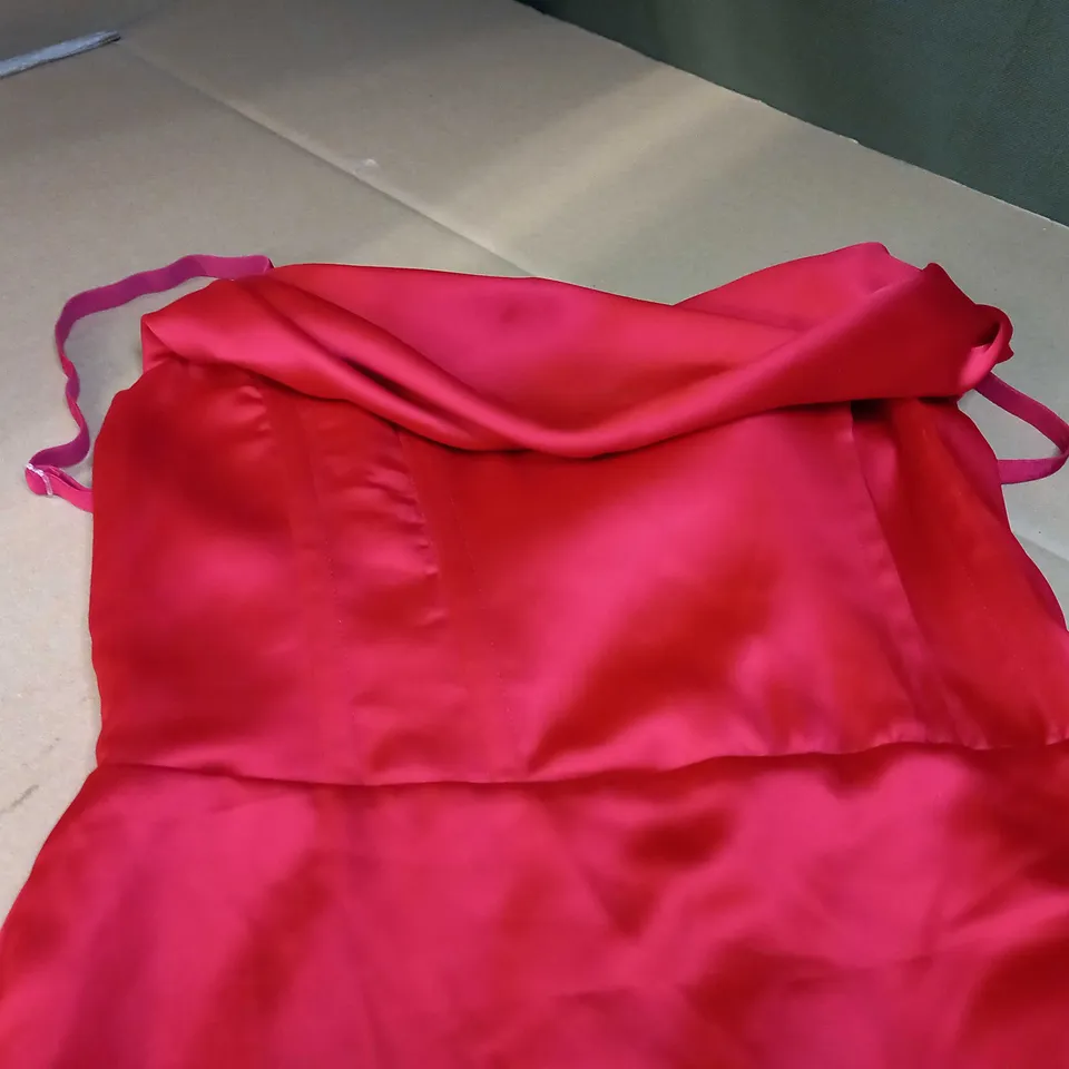 DESIGNER RED SATIN FORM FITTING MINI DRESS 