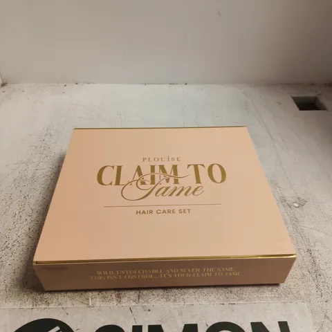 PLOUISE CLAIM TO FAME HAIR CARE SET – SHAMPOO, CONDITIONER & BRUSH