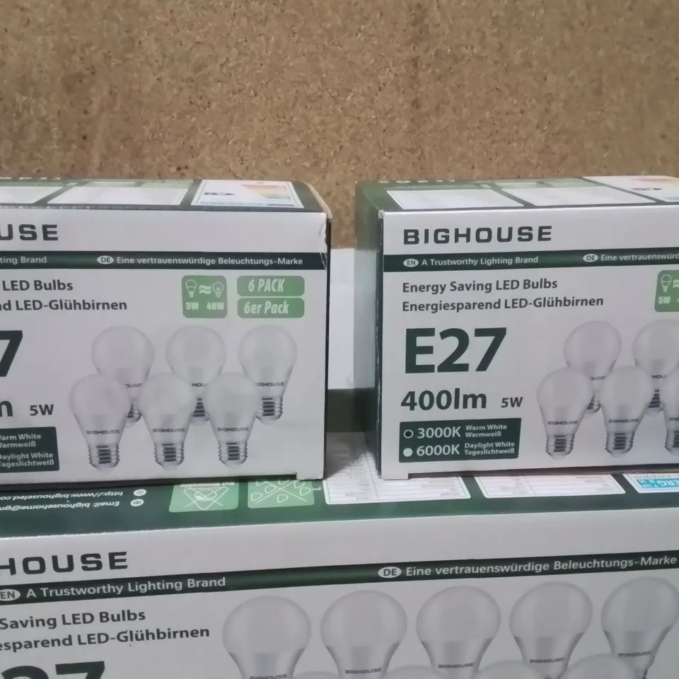 LARGE BOX CONTAINING VARIOUS ASSORTED LIGHT BULBS ECT.