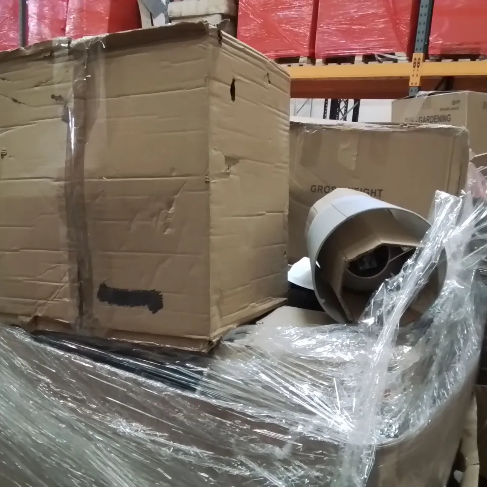 PALLET CONTAINING A LARGE QUANTITY OF ASSORTED LIGHTING PRODUCTS TO INCLUDE;ARC FLOOR LAMP,WALL LIGHT,CHANDELIER 