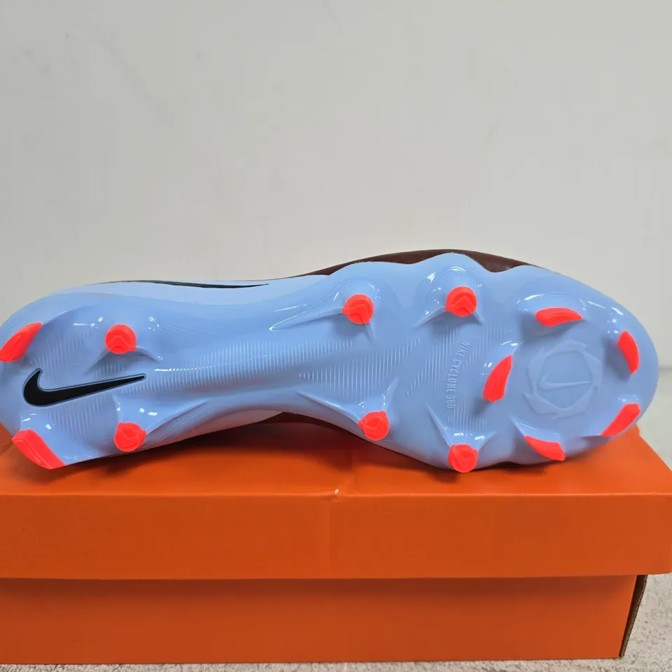 BOXED PAIR OF NIKE PHANTOM 6 LOW ACAD FG/MG FOOTBALL BOOTS – UK 11