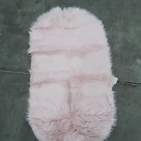 QUALITY DESIGNER AREA RUG - APPROXIMATELY 120X59CM