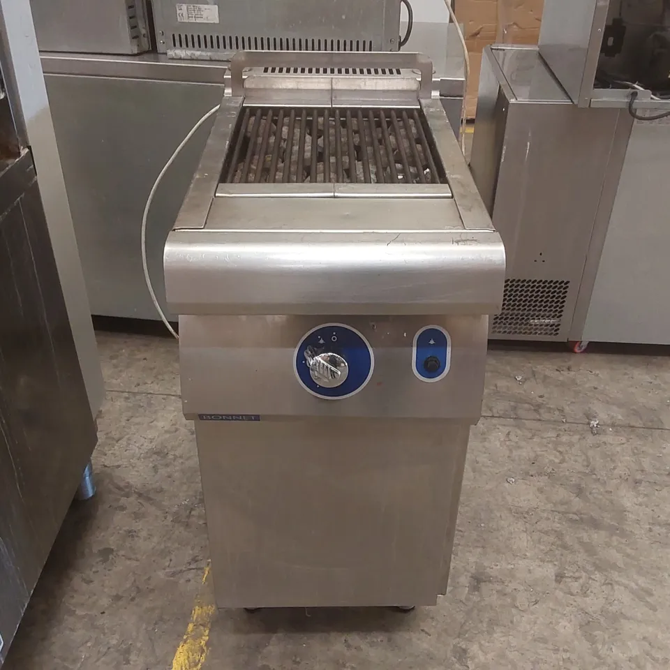 BONNET GAS LAVA ROCK GRILL ON CUPBOARD UNIT