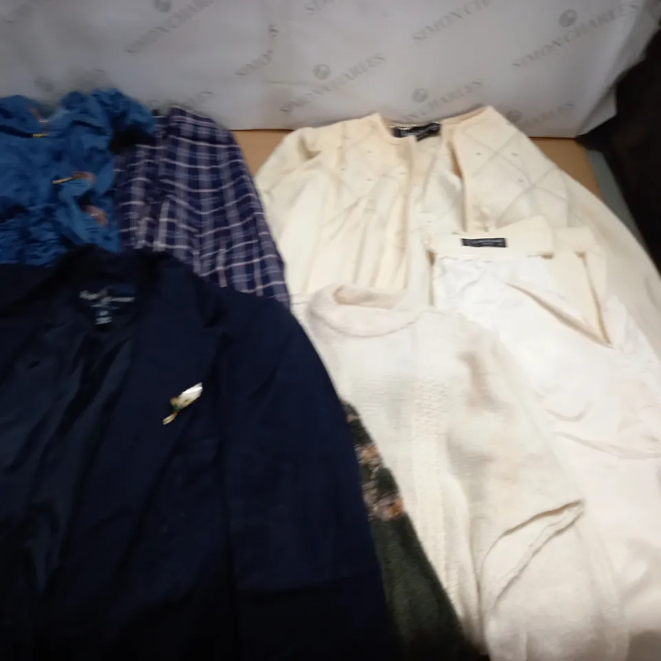 LARGE QUANTITY OF ASSORTED VINTAGE CLOTHING ITEMS TO INCLUDE RALPH LAUREN AND LOUIS FERAUD