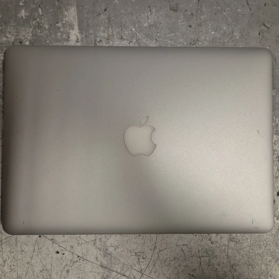 APPLE MACBOOK PRO 11 LAPTOP