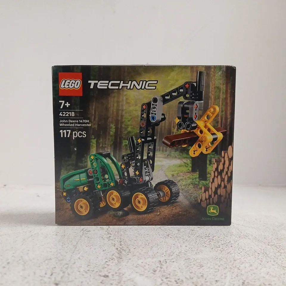 LEGO TECHNIC JOHN DEERE 1470H WHEELED HARVESTER 42218