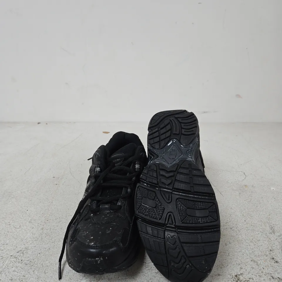 VONICA BLACK ATHLETIC SNEAKERS WITH V LOGO – PAIR, SIZE UK 7