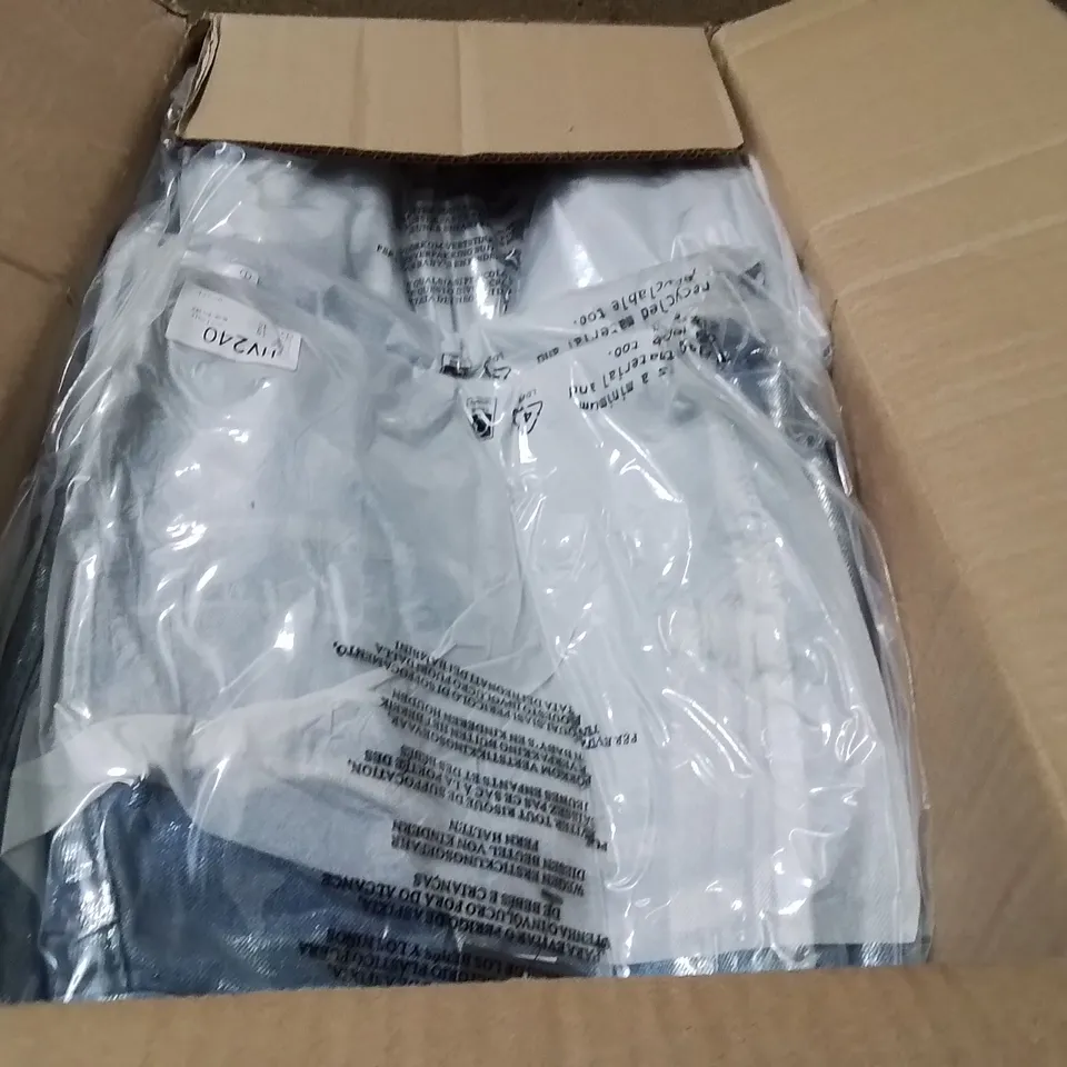 BOXED BRAND NEW APPROXIMATELY 16 JD WILLIAMS METALLIC SKIRT BLUE/SILVER SIZE 18