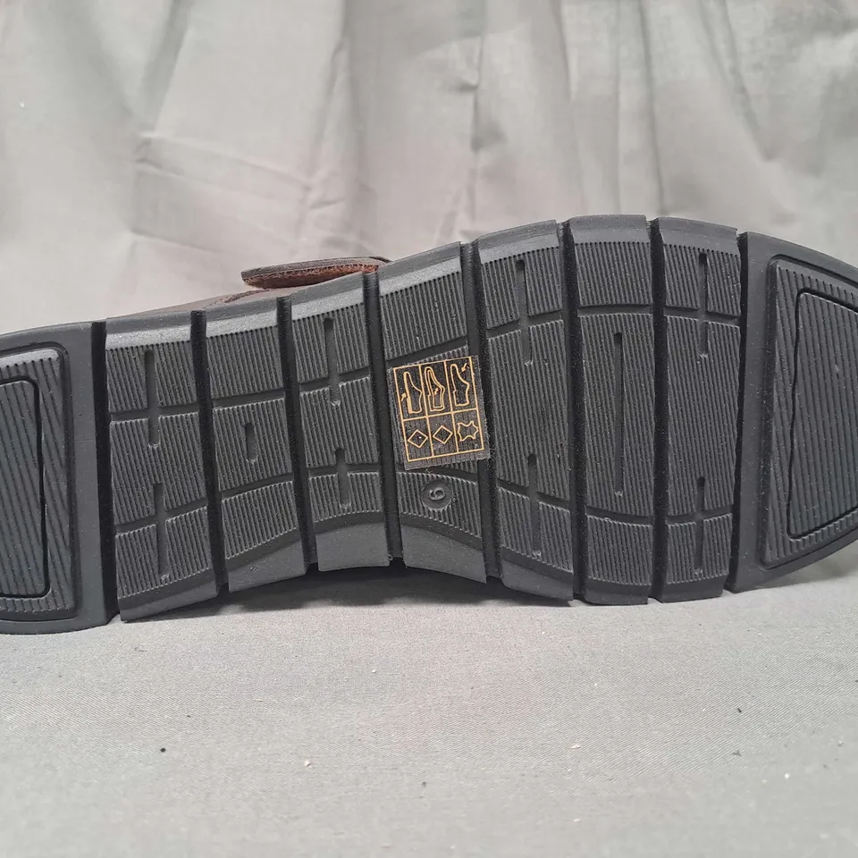 BOXED PAIR OF MALIN LEATHER SHOES IN BROWN UK SIZE 9