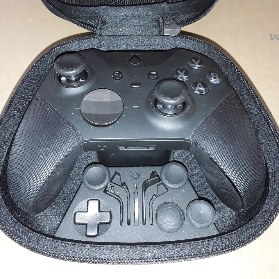 XBOX ELITE SERIES 2 WIRELESS CONTROLLER