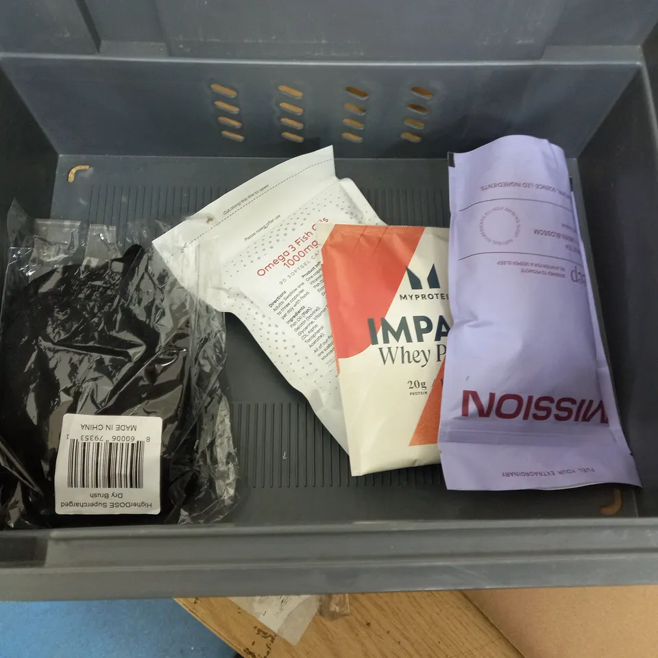 APPROXIMATELY 20 FOOD AN DRINK ITEMS TO INCLUDE TEA, MULTIVITAMINS AND SMOOTHIES