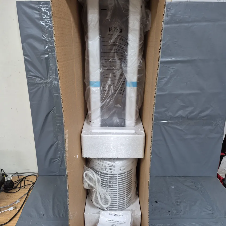 BOXED HOMESMART PURE AIR BLADELESS TOWER FAN IN WHITE/BLUE