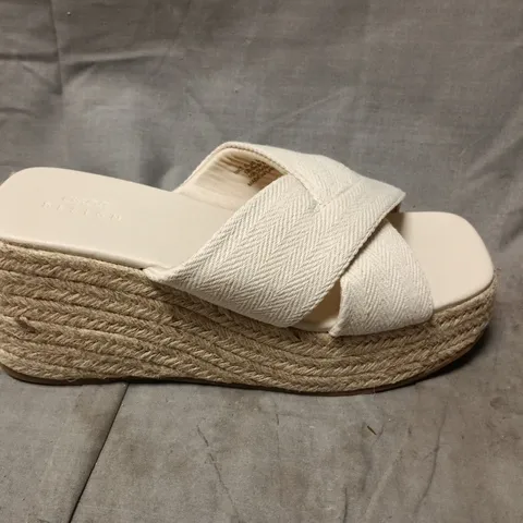 ASOS DESIGN WIDE FIT TEDDY 2 CROSS STRAP WEDGE SANDALS – NATURAL, UK 7