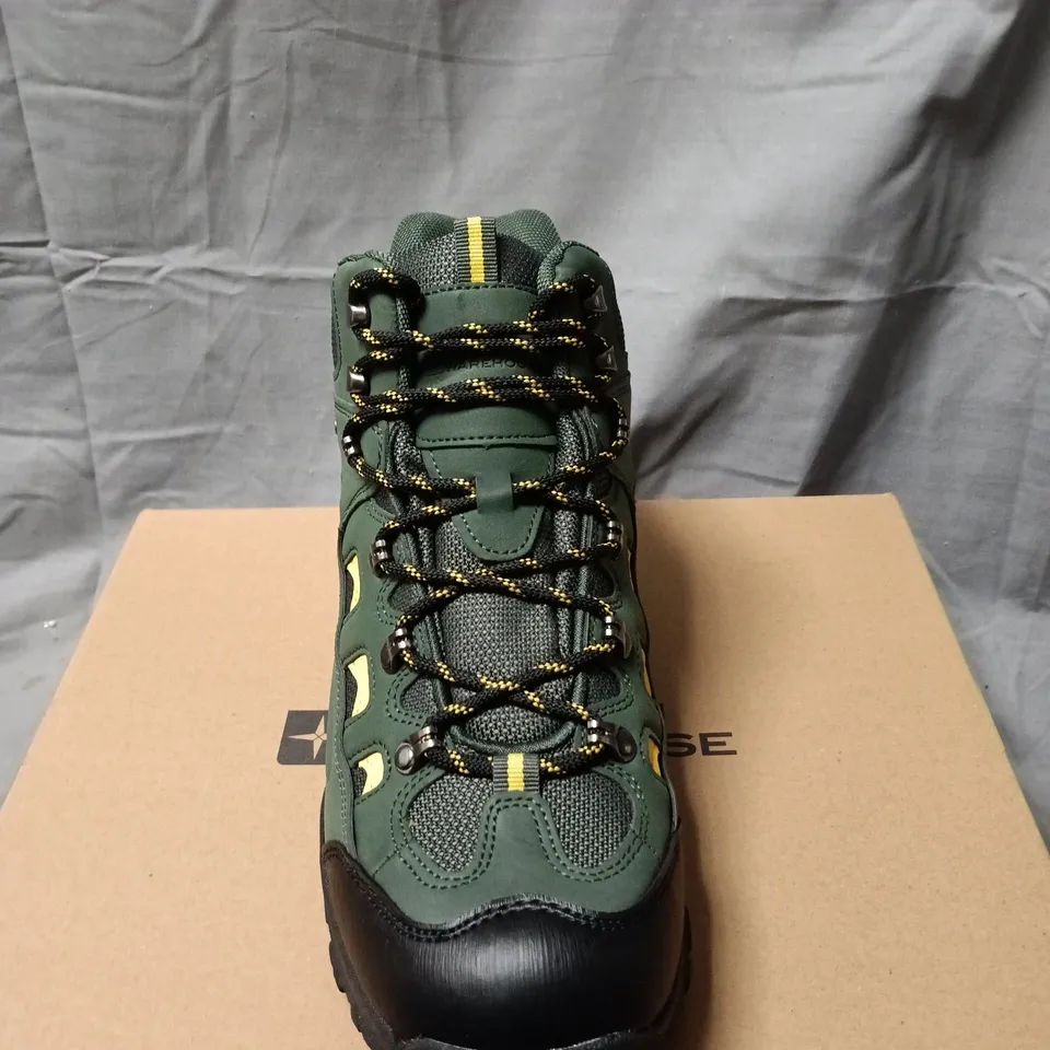 MOUNTAIN WAREHOUSE GREEN HIKING BOOTS – MEN'S SIZE 10 BOXED 