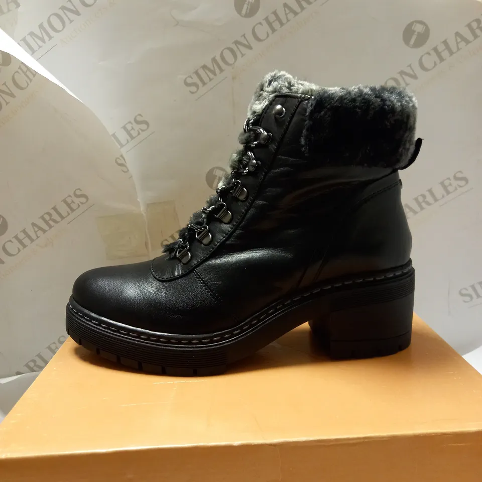 MODA IN PELLE BLACK CHARLOTTE HIKING BOOTS - SIZE 7