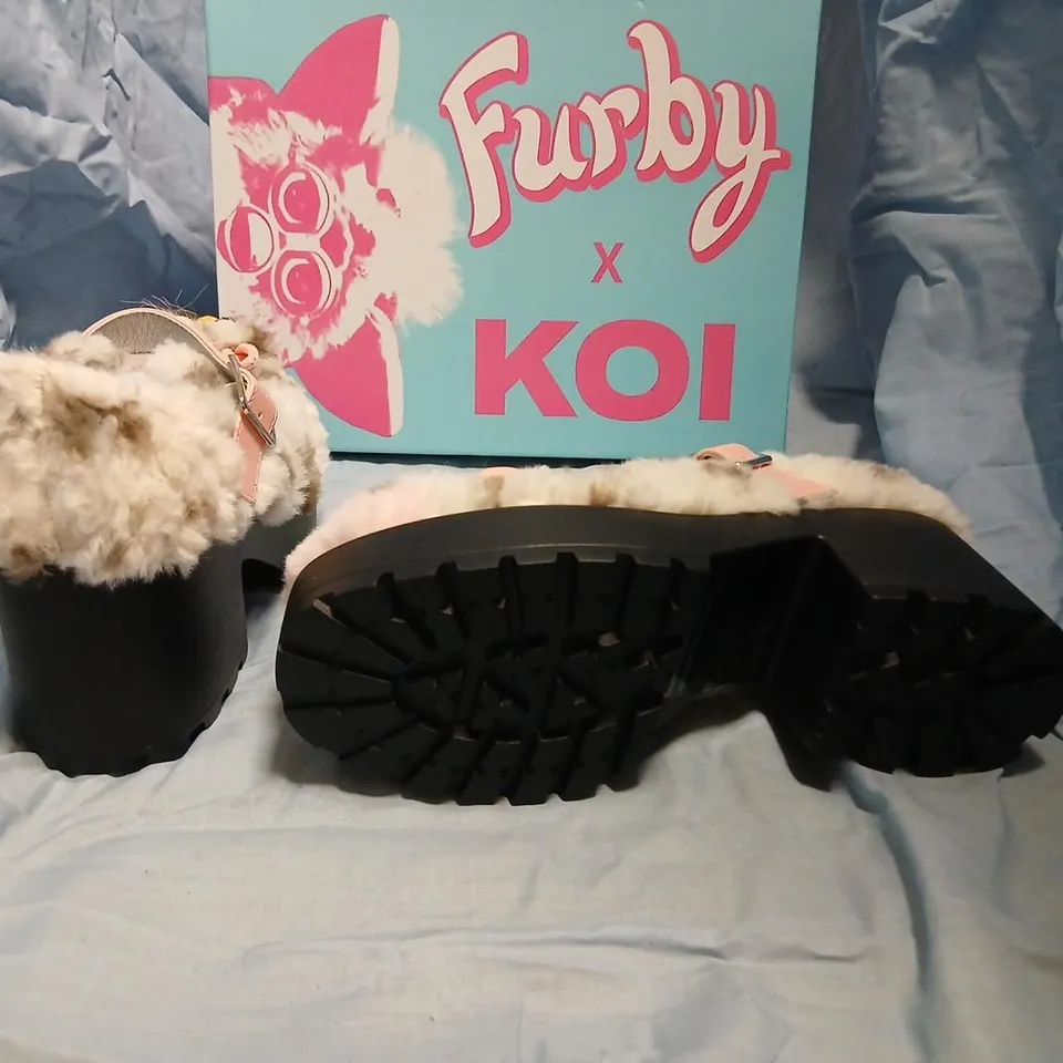 BOXED KOI FURBY TIRA CHURCH MOUSE EDITION SHOES - UK 4