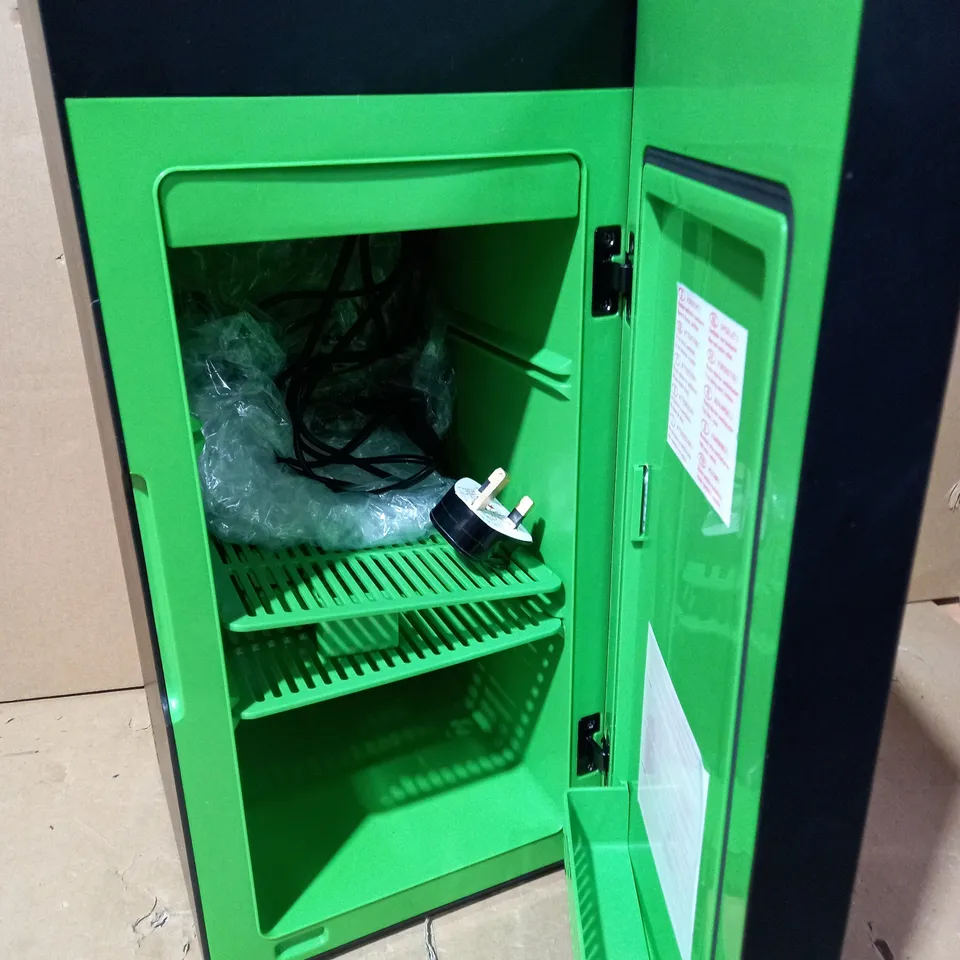 UKONIC XBOX SERIES X REPLICA MINI FRIDGE