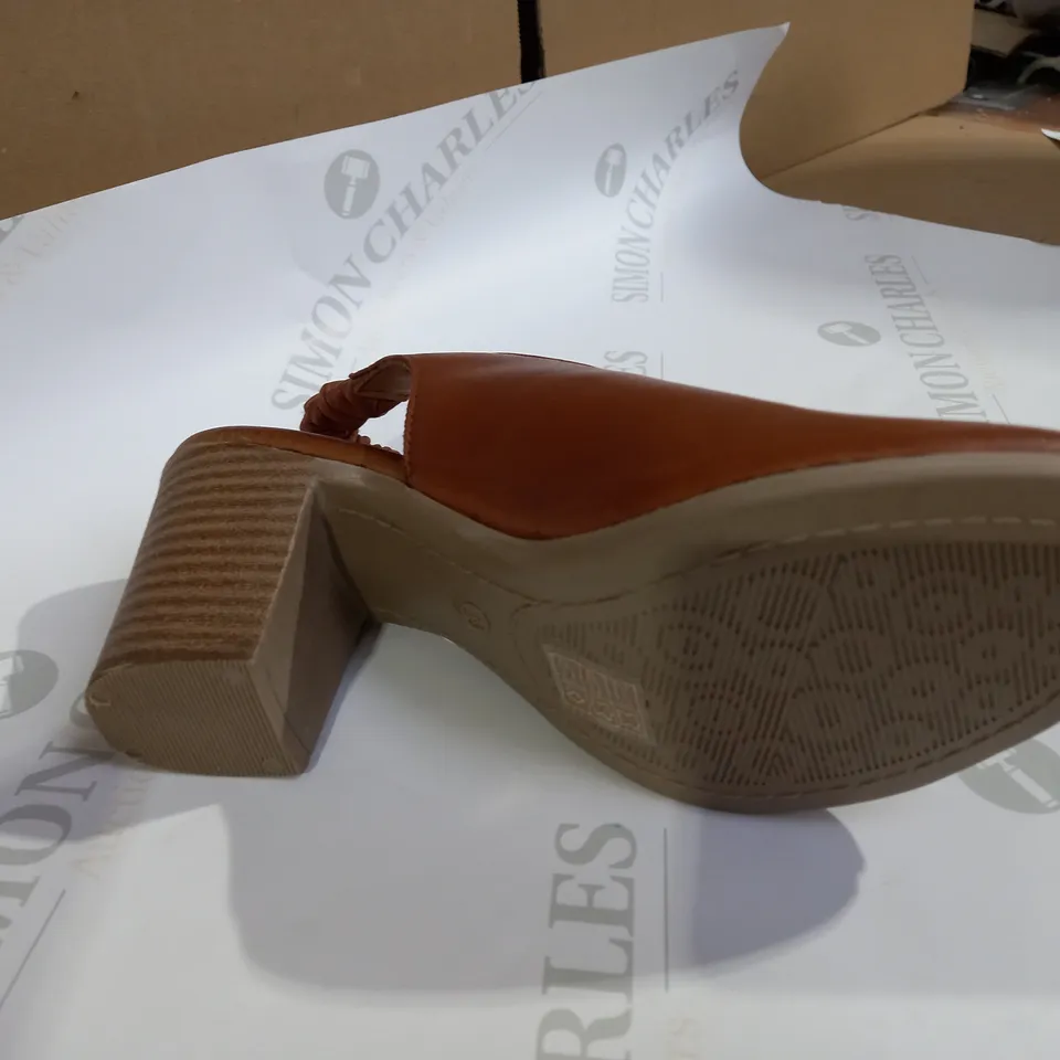 MODA BROWN SANDAL SIZE 3