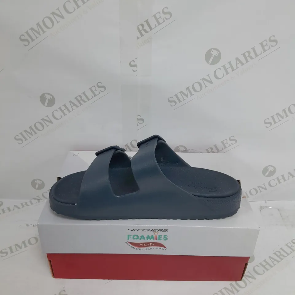 SKECHERS ARCH FIT FOAMIES SLIDE SANDAL SIZE 3
