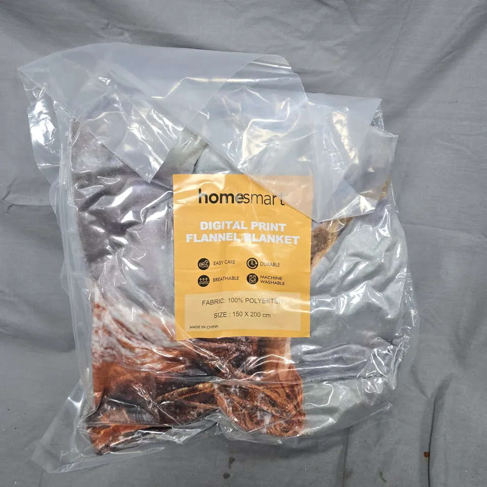 SEALED HOMESMART DIGITAL PRINT FLANNEL BLANKET (150X200CM)