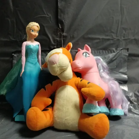 BOX OF APPROXIMATELY 5 ASSORTED TOYS TO INCLUDE TIGGER PLUSH, ELSA DOLL, ETC