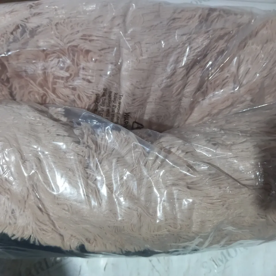 BOXED COZEE PAWS ODOUROLOGY FLUFFY ROUND PET BED TAUPE MEDIUM